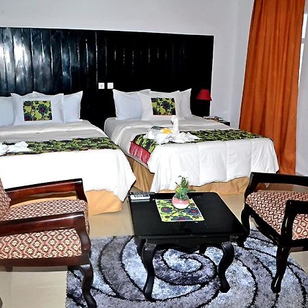 Hotel Bkbg Lome Bagian luar foto