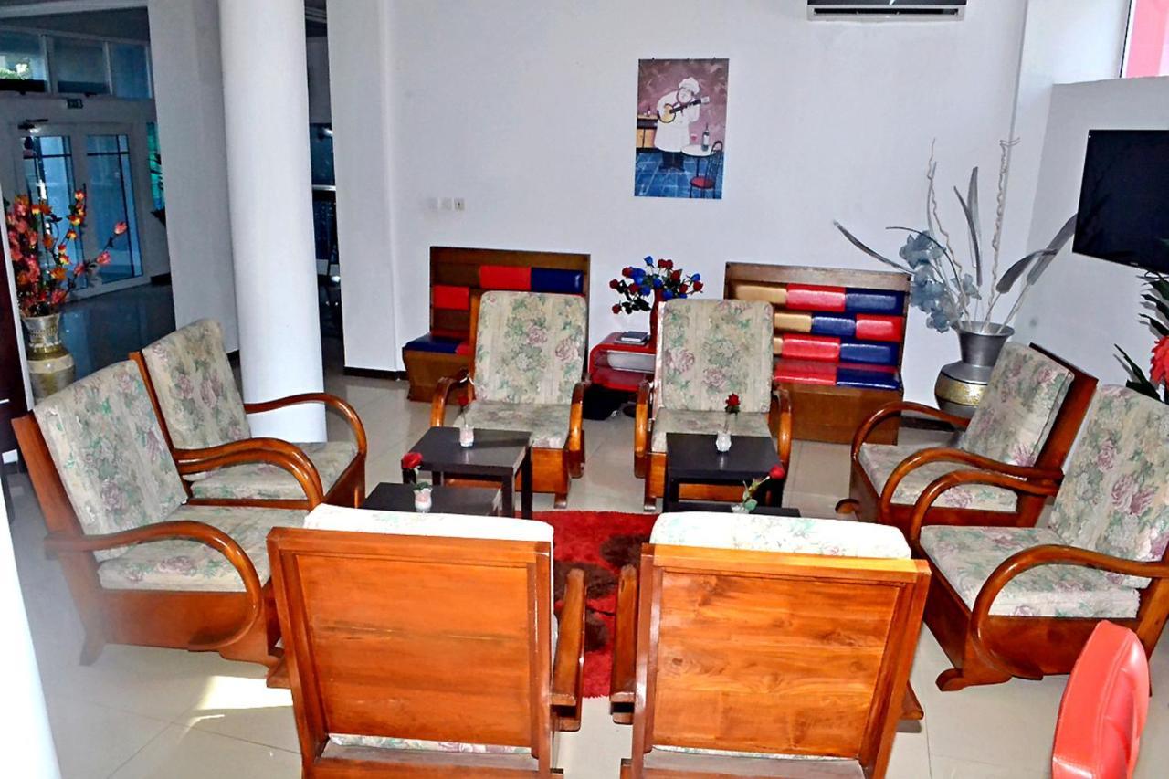 Hotel Bkbg Lome Bagian luar foto