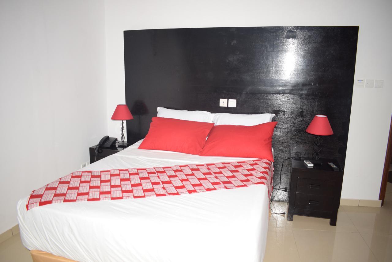 Hotel Bkbg Lome Bagian luar foto