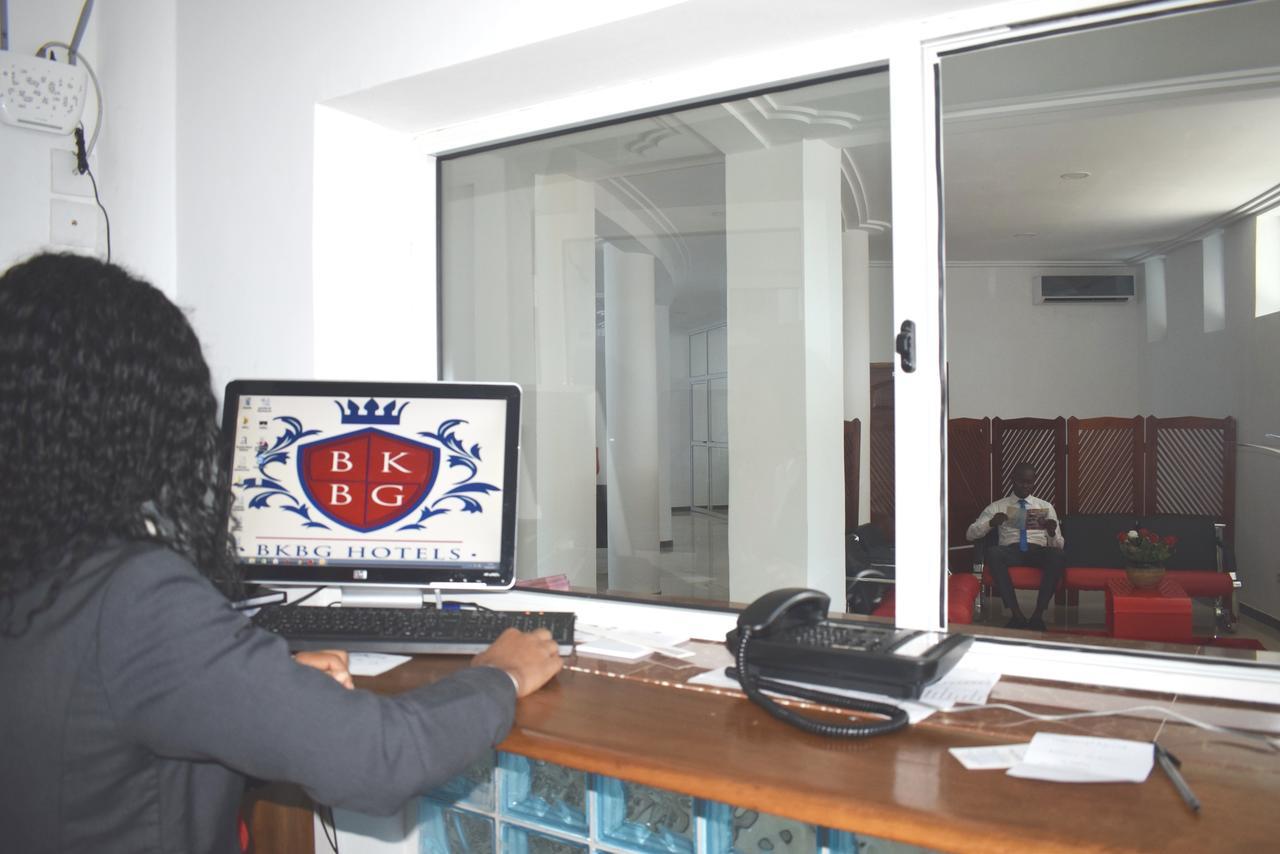 Hotel Bkbg Lome Bagian luar foto