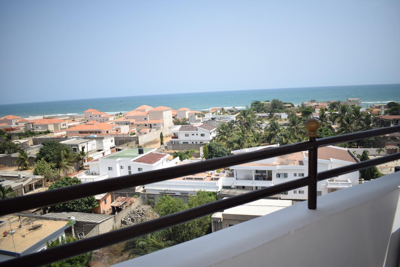 Hotel Bkbg Lome Bagian luar foto