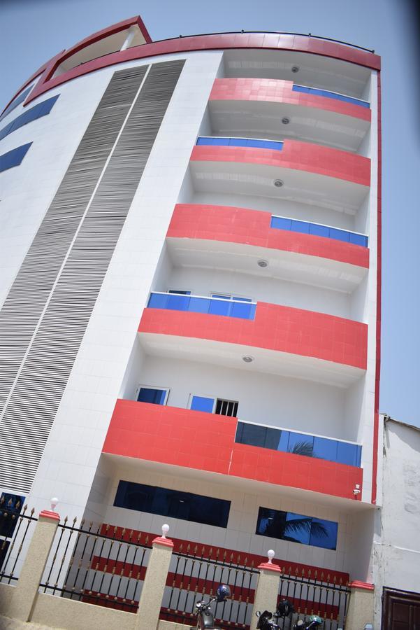 Hotel Bkbg Lome Bagian luar foto
