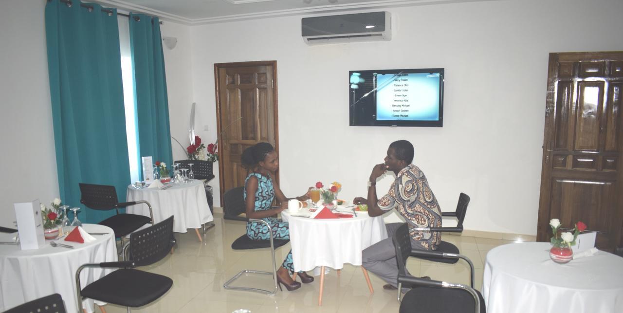 Hotel Bkbg Lome Bagian luar foto