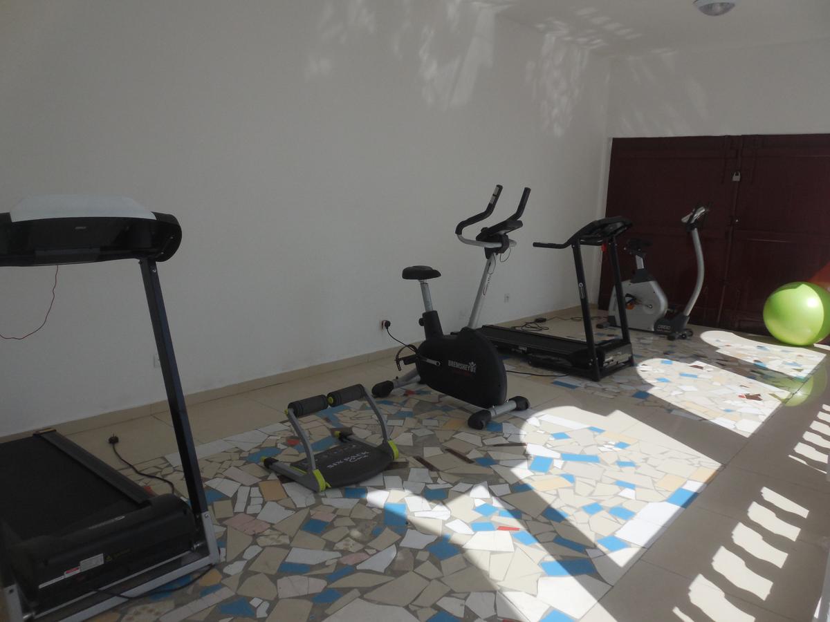 Hotel Bkbg Lome Bagian luar foto
