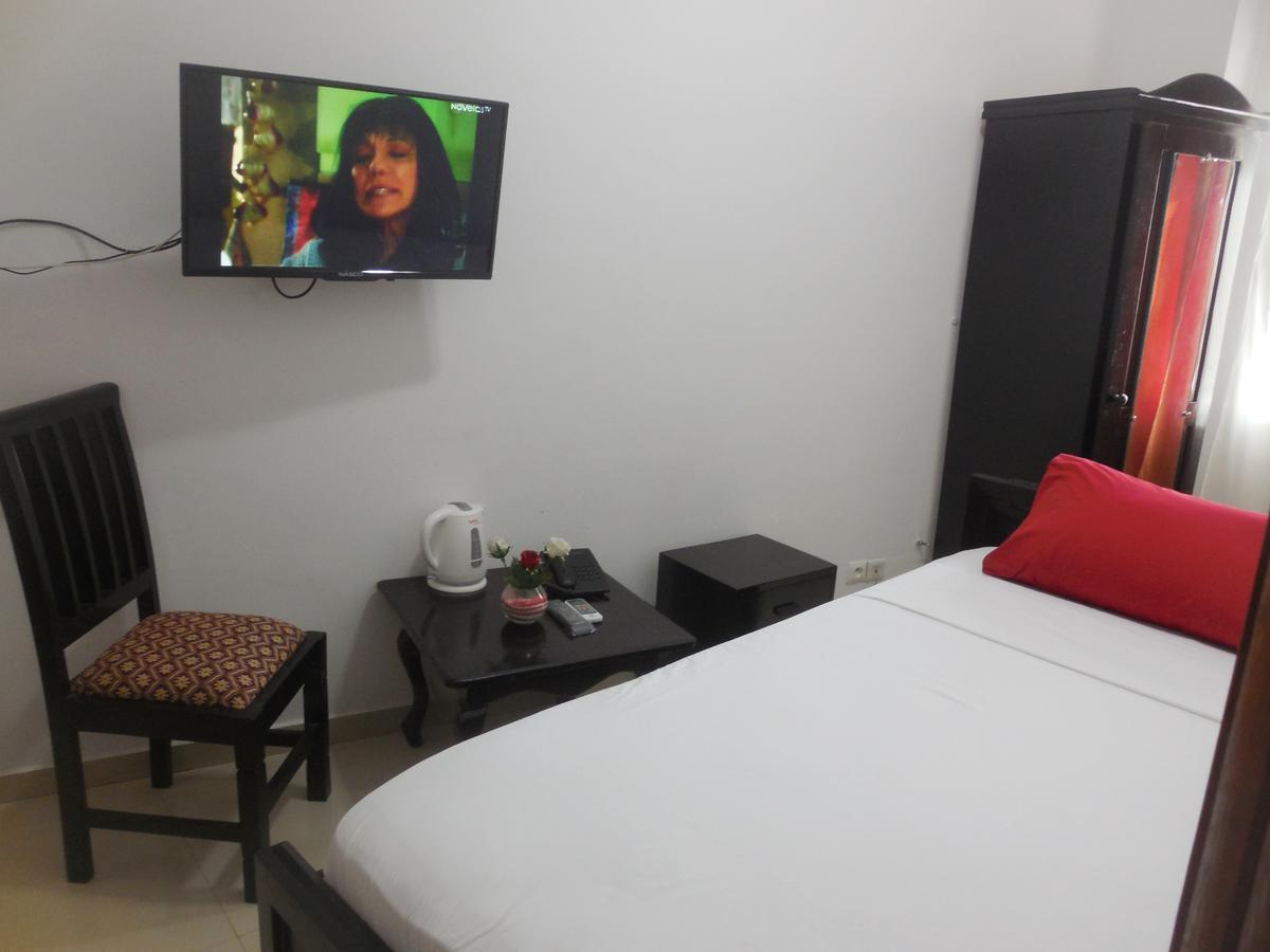 Hotel Bkbg Lome Bagian luar foto