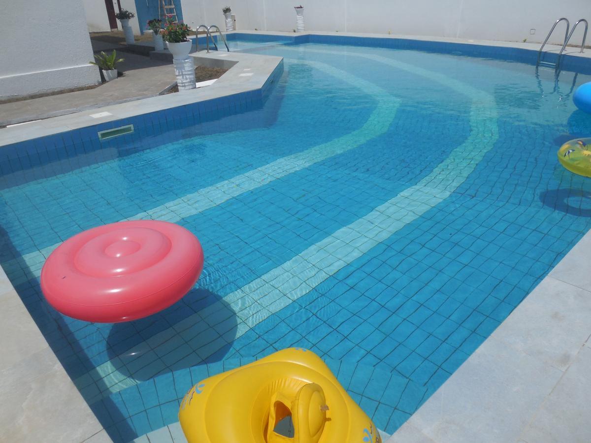 Hotel Bkbg Lome Bagian luar foto