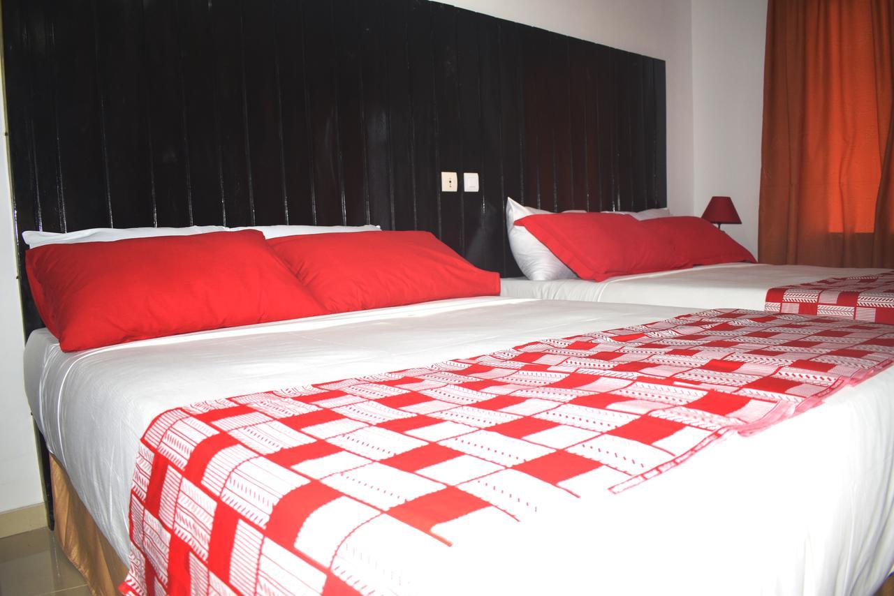 Hotel Bkbg Lome Bagian luar foto