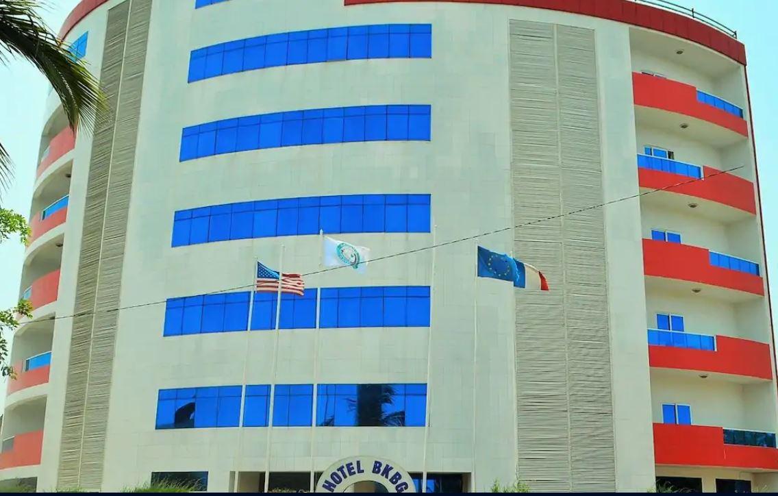 Hotel Bkbg Lome Bagian luar foto