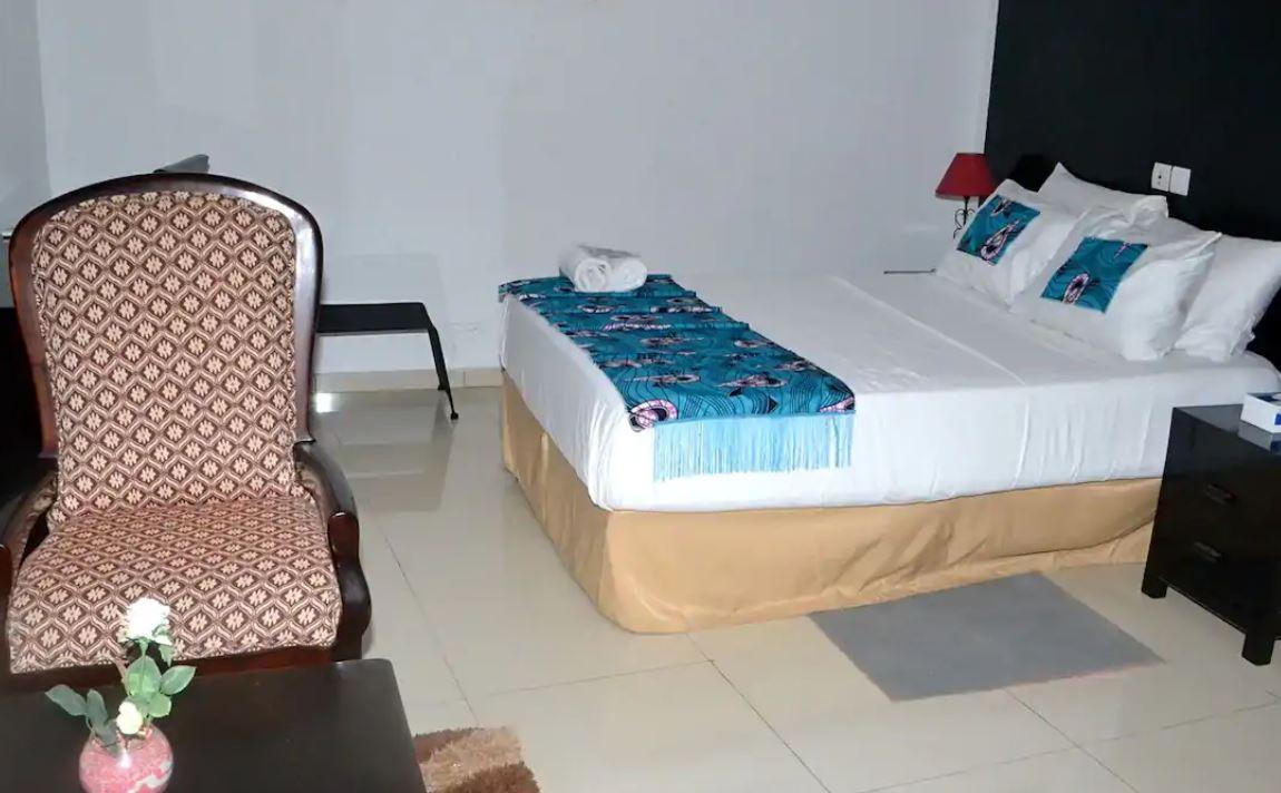 Hotel Bkbg Lome Bagian luar foto